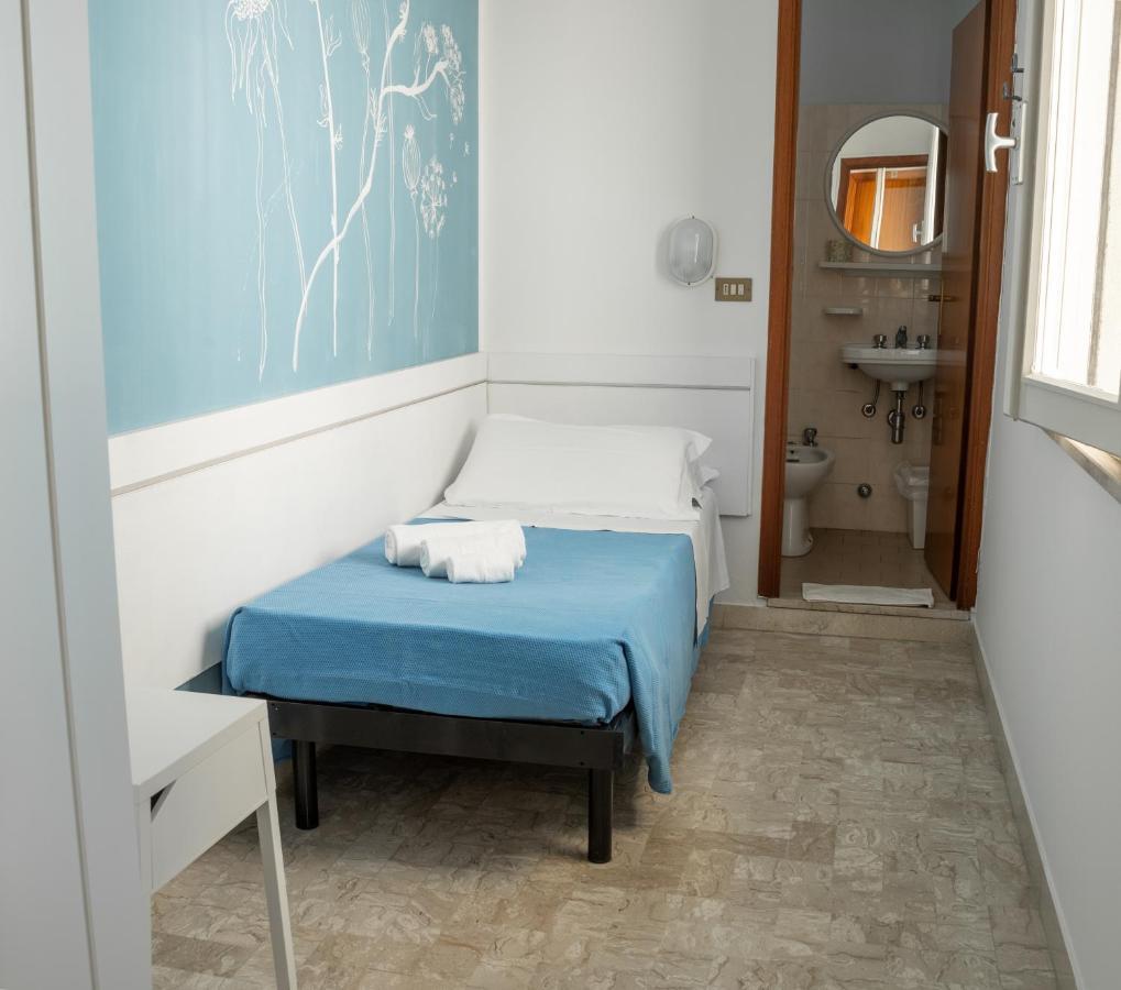 Hotel Villa Maris リミニ エクステリア 写真